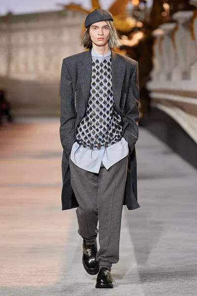 Look 5